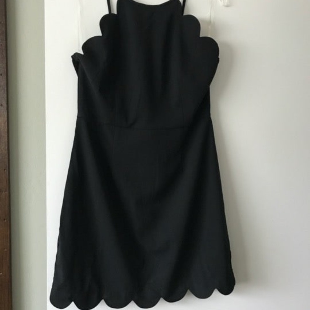 BLACK BRAVO SCALLOPED DRESS